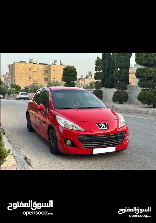 بيجو 2012 السياره فحص كامل بصلاه على النبي  ماتورها 16فينوس اقتصادي جدا للاستفسار  أو للبد