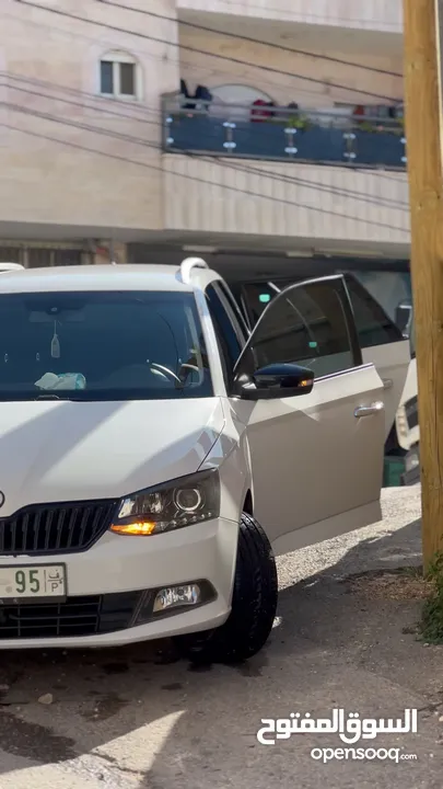 سكودا فابيا special edition شصي طويل بالكرتونة مش داخلة كراج بالصلاة على النبي