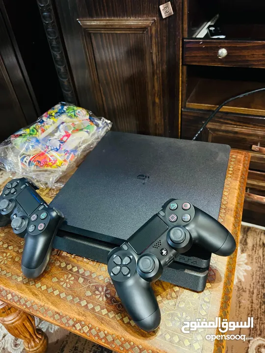 Playstation 4 Slim  بلاستيشن 4 سلم