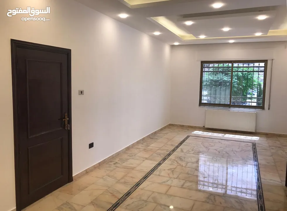 دابوق شقة ارضية طابقية مع حديقه 4 نوم للإيجار الفارغ