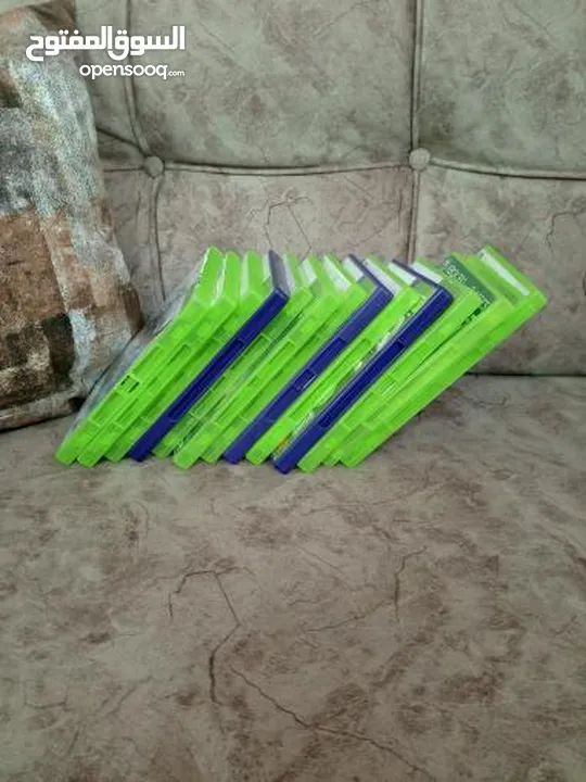 X Box 360 مستعملة 5يدات 3سود و2بيض و14سيدي  وشاحنين وبطريتين