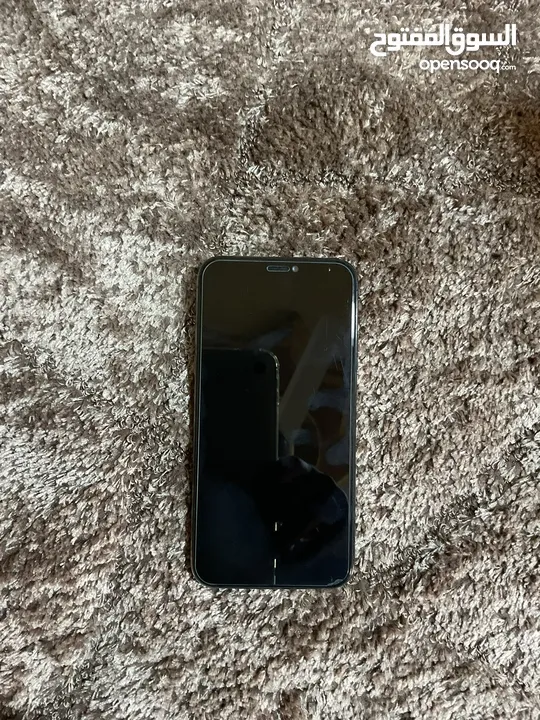 iPhone X 64GB نظيف جداً بطارية 100% وشاشة جديدة  سعر مناسب وقابل للتفاوض