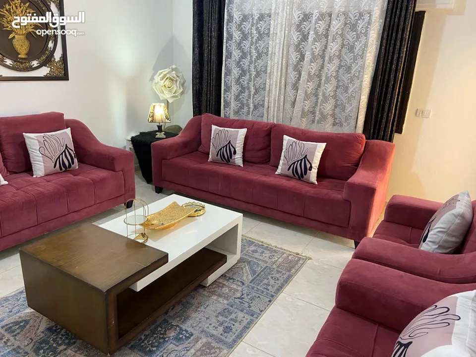 أطقم كنب وكورنرات خشب سويد ثقيل جدا اسفنج دانلوب والضهر هولو طبي الارضيات كوشوك متينه