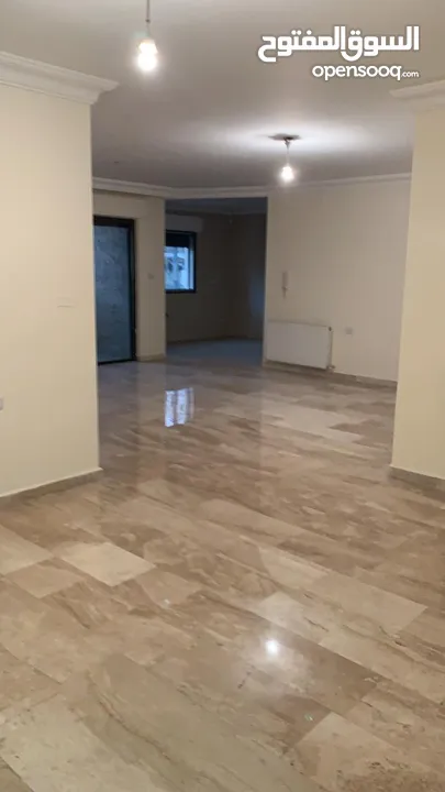 مساحة تجارية ارضية للبيع  بموقع ممتاز وتصلح لجميع الانشطة التجارية  الرقم المرجعي : 48085