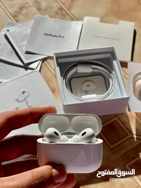 Apple Airpods pro2 للبيع سماعه