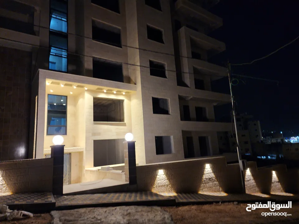 عمارة غزال ايليت شقق عظم للبيع طولكرم