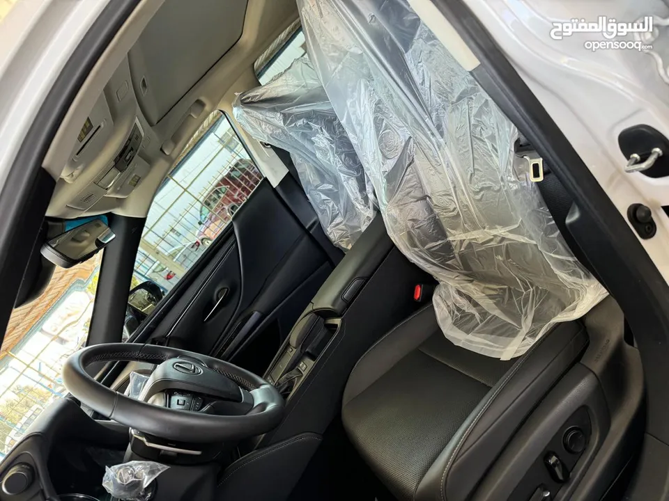 Lexus ES 300h 2021  لكزس هايبرد حره غير مجمركه ، البيع : مجمرك جاهز او بدون جمرك حره