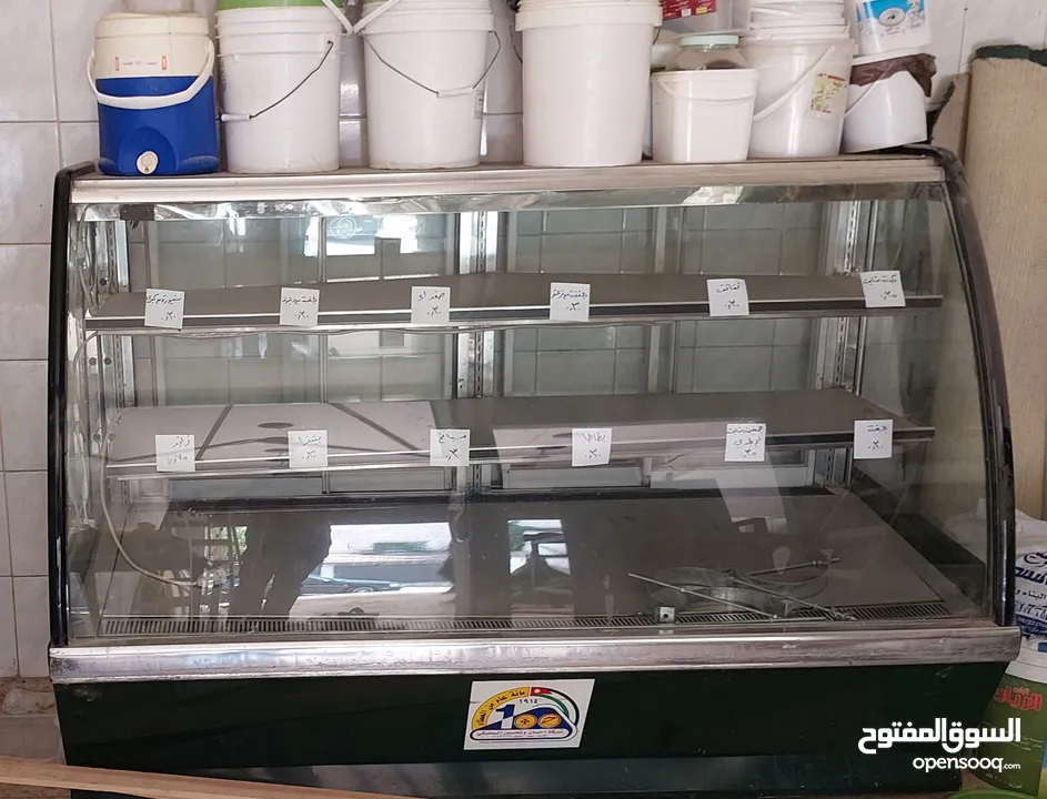 ثلاجة غرض معجنات ممتازه وصغيره و سعر ممتاز ما عليك سوا التواصل عبر الرقم المذكور