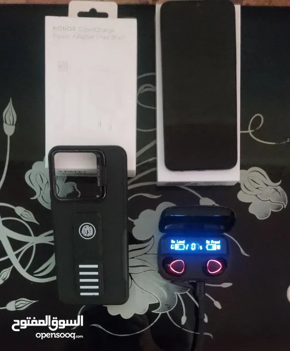( استعمال اسبوعين فقط )      HONOR  x6p      سبب البيع بحاجه لمصاري  +  على البيعه سماعات بلوث فخمات