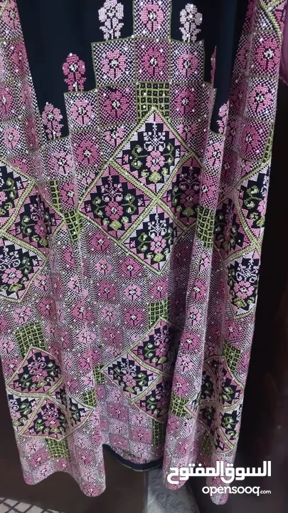 ثوب تراث زهري فلسطيني