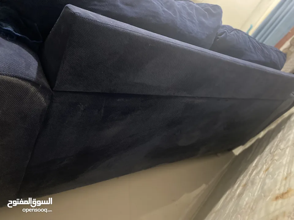 للبيع مستعمل سرير Bed فاخر مخمل و فرشة matress مرتبة ايكيا ودراجة +sofa كنبه هوم سنتر جديد ممتاز