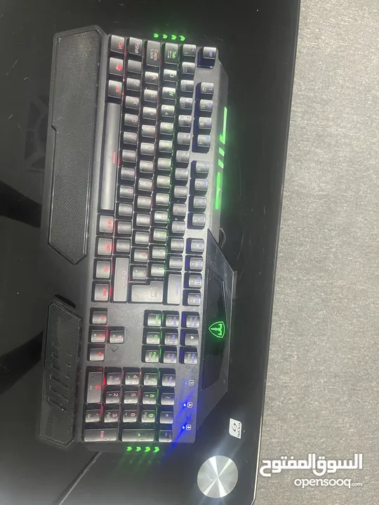 Keyboard and mouse gaming brand very good condition