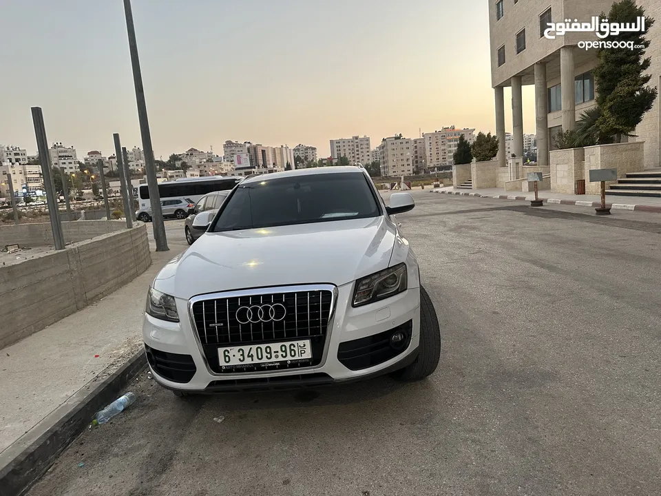 فل فل Audi q5 موديل 2012 سولار  للمعني فقط