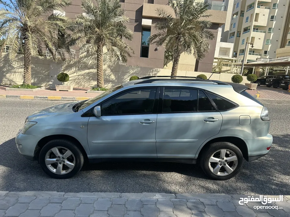 جيب لكزس RX330 موديل 2004