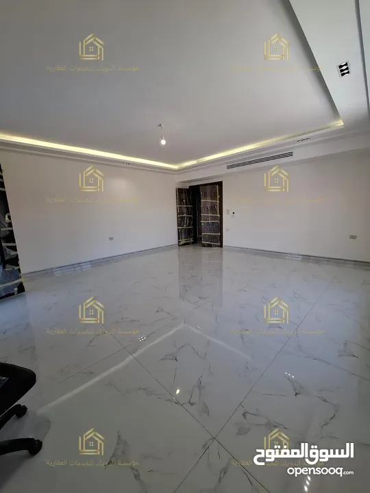 شقة جديدة - لم تسكن - خلدا - 4نوم 2ماستر - ارضية - ترس بإطلالــــه مميزة