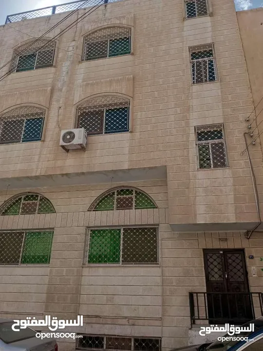 بناية 5 طوابق للبيع تصلح للسكن العائلي او الاستثمار