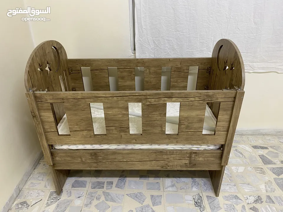 تخت بيبي بحالة الجديد