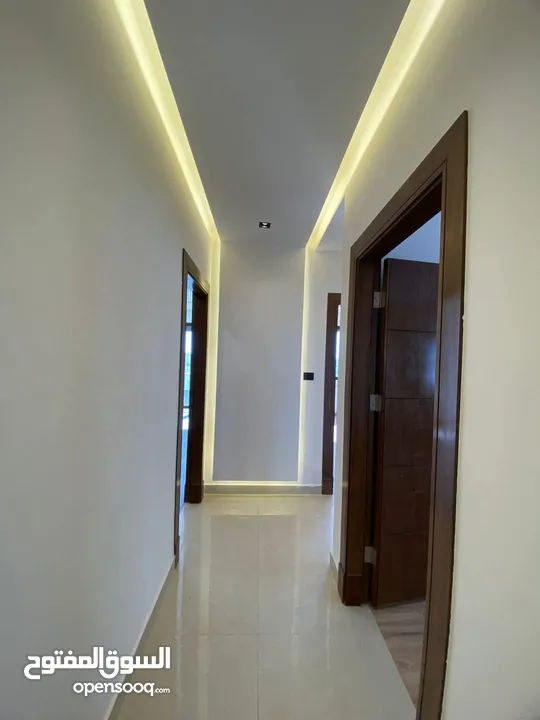 شقة طابق ارضي للبيع في اجمل مناطق خلدا/REF:010