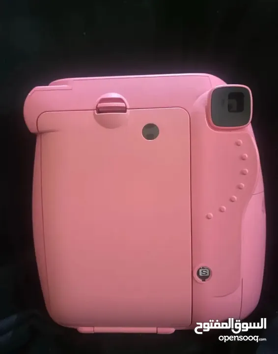� للبيع: كاميرا Instax Mini 9 وردية – بحالة ممتازة