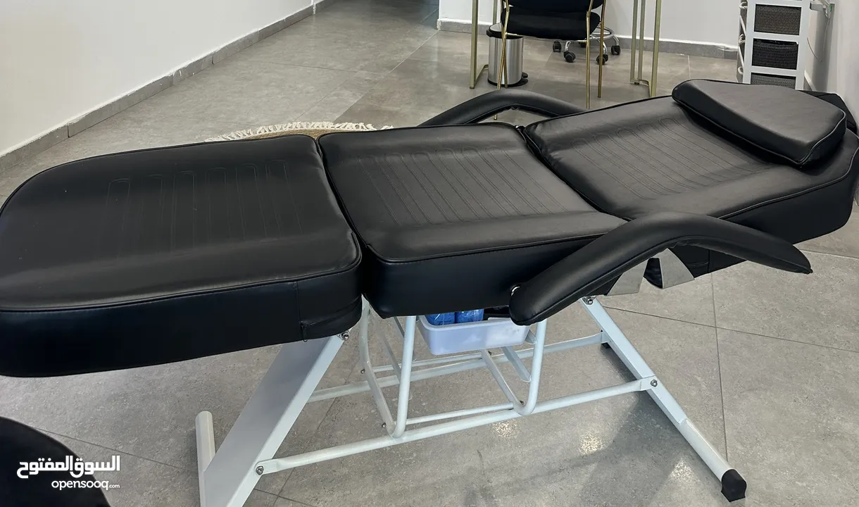 سرير للبشرة، الليزر، المساج، الحجامة، رموش