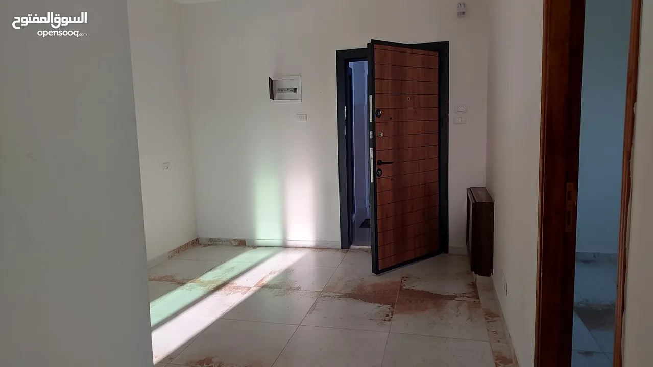 شقة للإيجار طابق ثالث