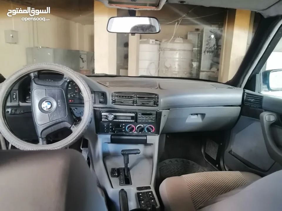 سياره بي ام دبل يو