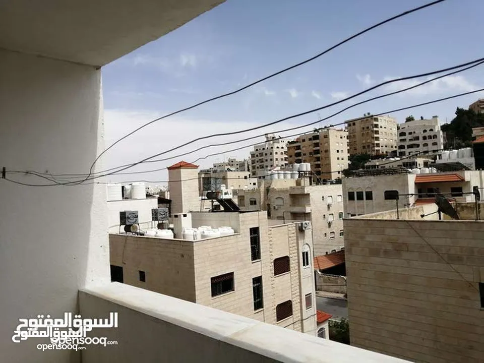 شقة مفروشة بنظام سويت مقابل الجامعة الاردنية بداية طلوع نيفين من المالك مباشرة / عمارة عائلية