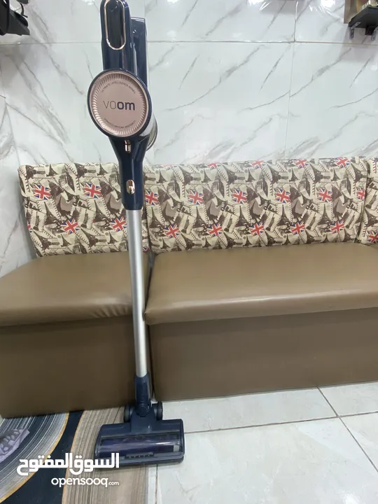 مكنسه تنضيف لاسلكيه خفيفة الوزن مثالة للبلاط والسجاد والباركيه قوة شفط عالية اضافه لمميزة التيربو