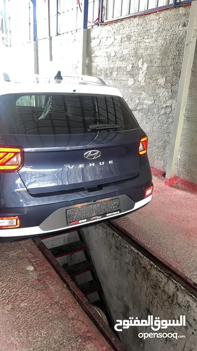 هيونداي فينيو ليميتيد v