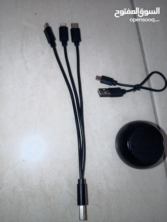 سماعه سبيكر صوت جدا عالي زائد شاحن 3 × 1 ثلاث مداخل شحن سريع زائد شاحن للسماعه وجهاز تخزين 32 gb