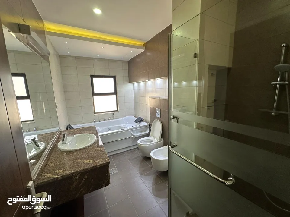 Semi-Furnished Rooftop for rent in Abdoun ( Property 41960 )-174775265