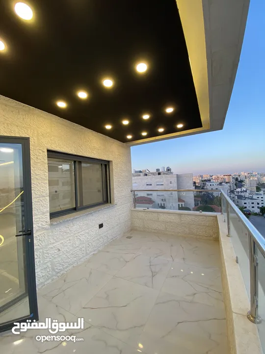 شقة فاخرة اخير مع روف دوبلكس 215 متر وتراس 100 متر مع اطلالة مفتوحة مميزة بسعر مميز جداا