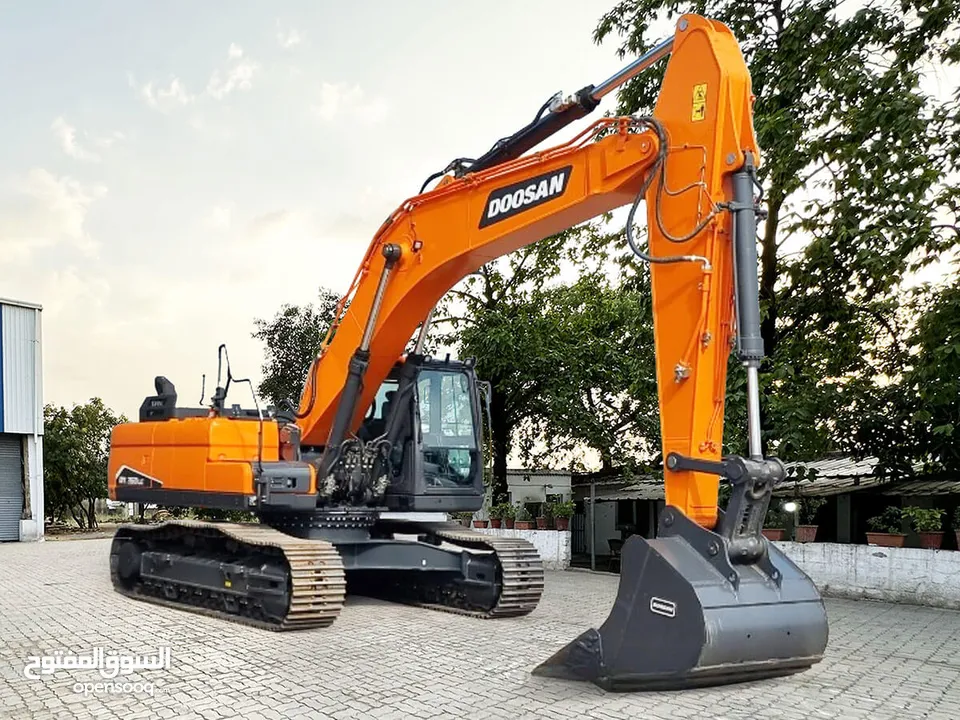 حفارات دوسان مكينة عادية كوري حجم 225LCA 300LCA 360LCA 450LCA 7M موديل 2025/2024  DEVELON OR DOOSAN