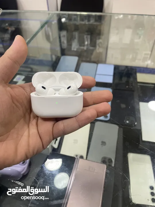 Air pods 2 pro بحالة الجديد بسعر مميز