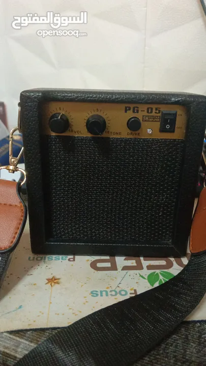 small traveling amplifier for guitar