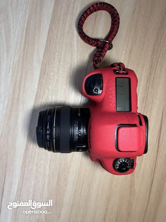 5d mark4   بحاله جيده جدا مع بطاريتين وشاحن اصلي  الكاميرا بودي او مع عدسة  85mmf1.8