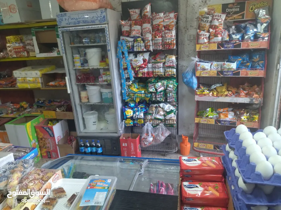 سوبرماركت للبيع مع العده مع الثلاجات