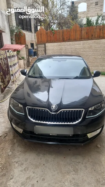 سكودا اوكتافيا صالون اوتوماتيك متور 1.6 موديل 2013