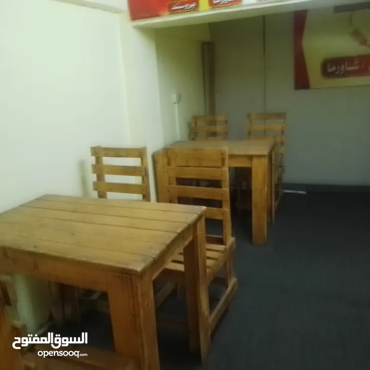 عملات معدنية وعدة مطعم كاملة للبيع السعر 3.500 دينار