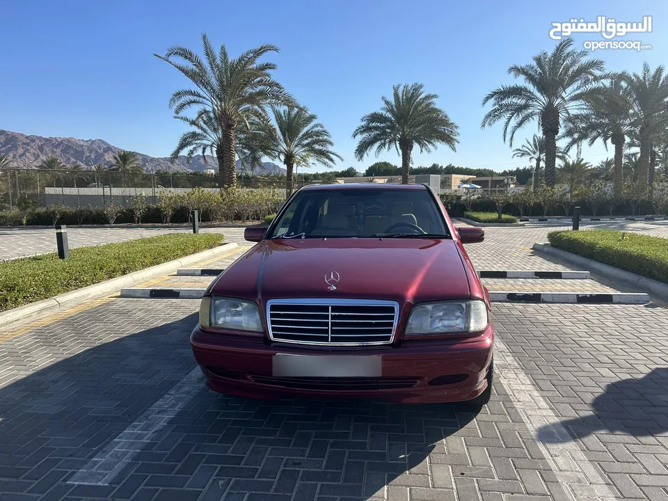 مرسيدس بنز C200 اصلي للبيع Mercedes قابل للبدل