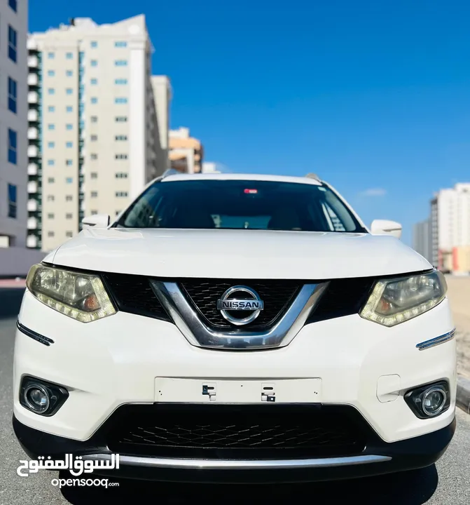 NISSAN XTRAIL 2015 WHITE GCC WITH SUNROOF