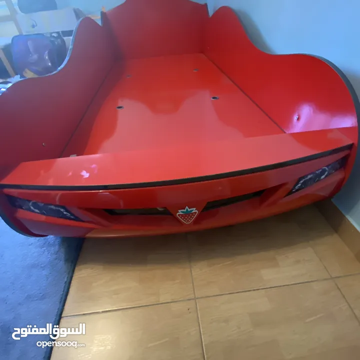 سرير أطفال سياره للبيع