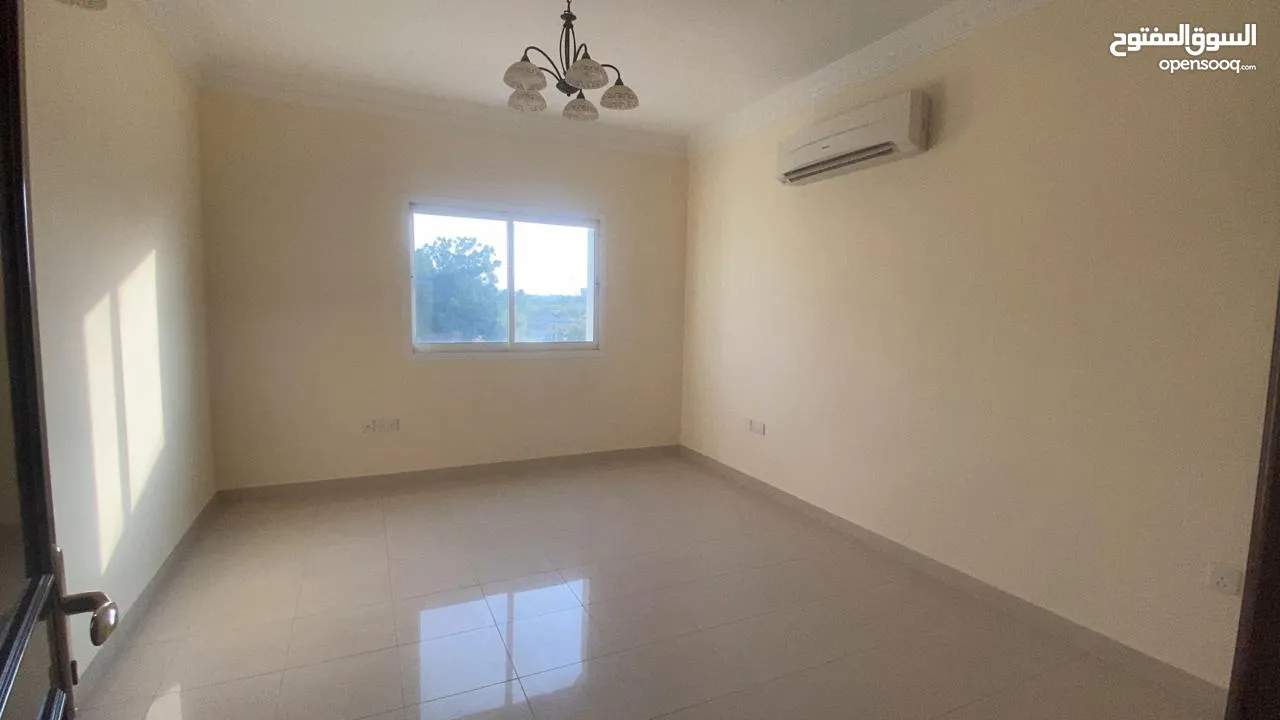 6Me28-Fabulous 5BHK Villa for rent in Qurm, Al Sarooj Street