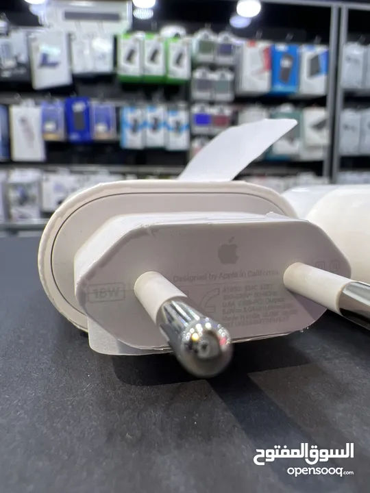 عظمة شحن ايفون الاصلية 18 واط (100٪؜)  Home Charger Apple PD 18w org(100%)