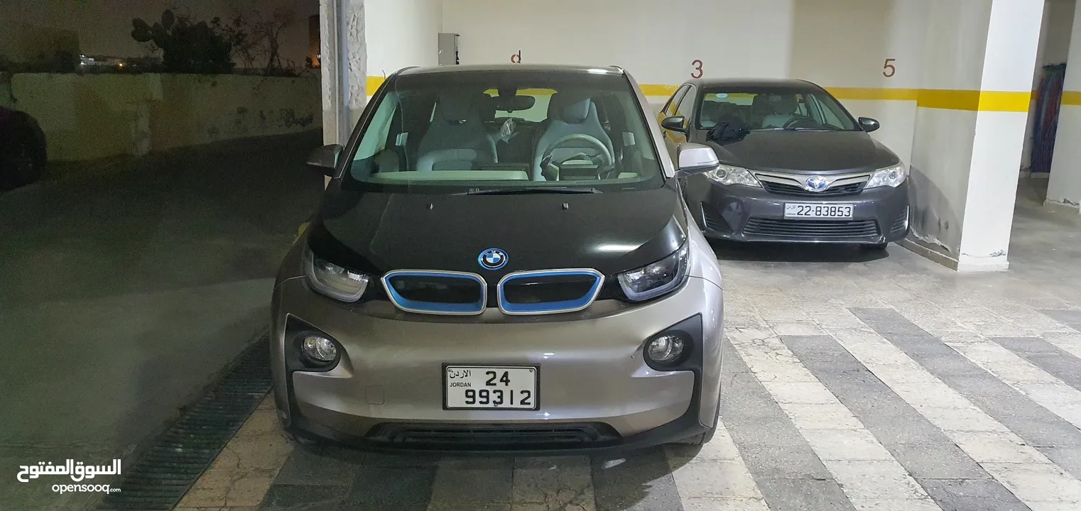 BMW بي ام دبليو i3 -  كهرباء بالكامل لون مميز ذهبي وكاله السيارة الماني