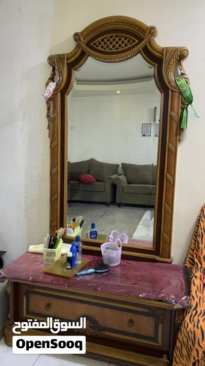 مرايا كبيره ممتازه لزينة البيت