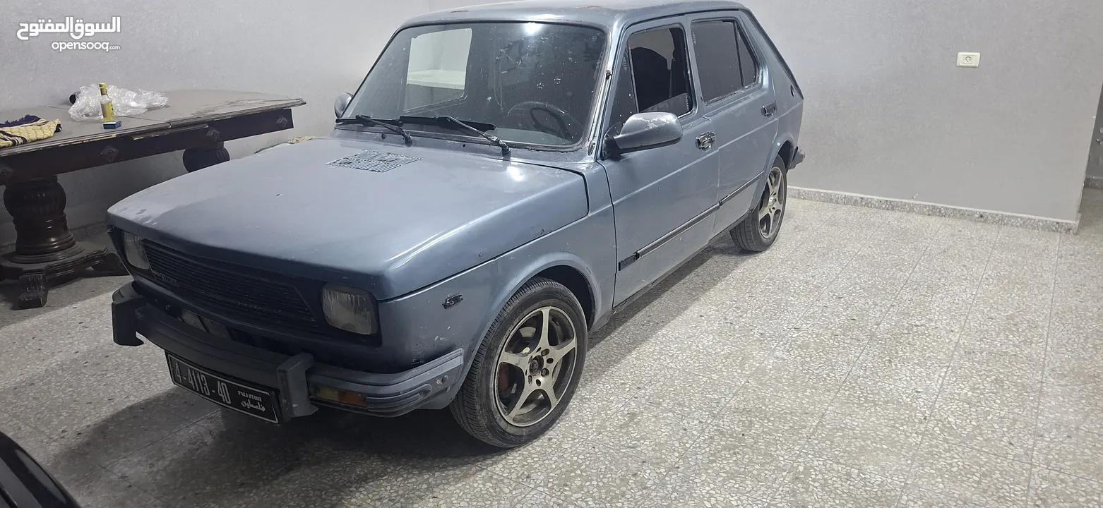 فيات 127موديل 1980غيار عادي ماتور 900قانوني عليها ترخيص سنة