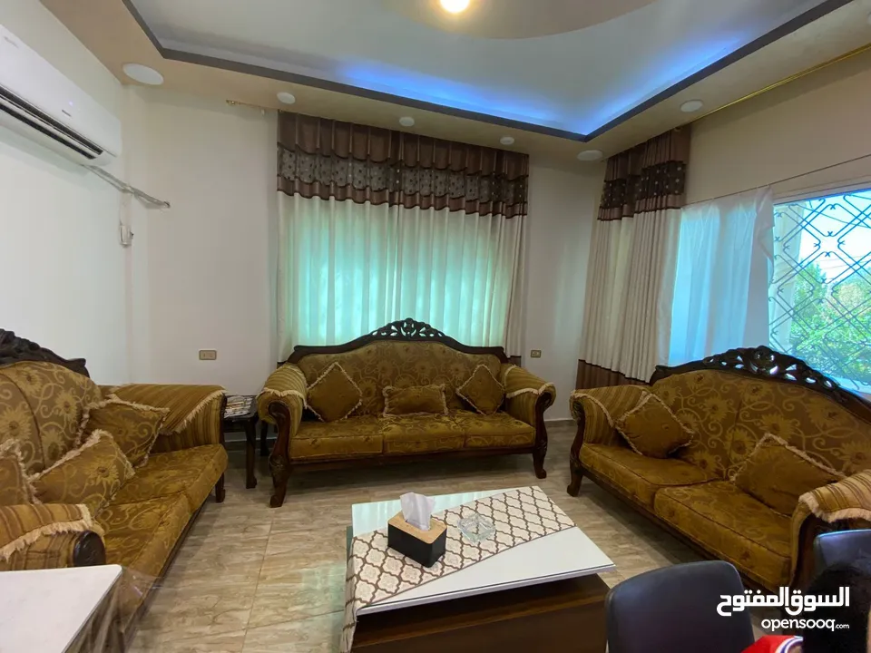 طقم كنب / اربد - منطقة البارحة