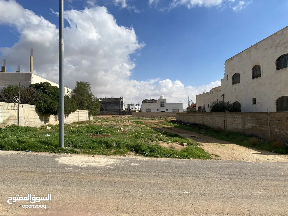 قطعة ارض للبيع في عمان القرية البيضاء