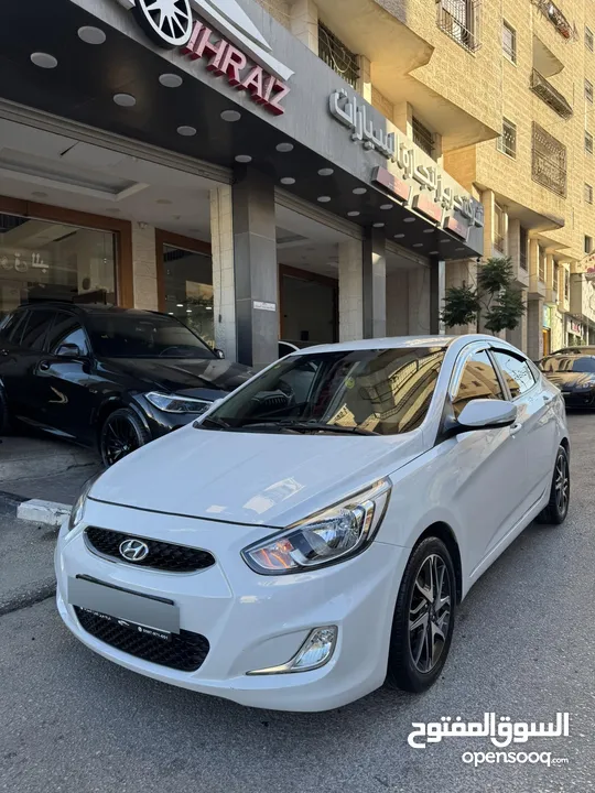 هونداي اكسنت 2018 متور 1400 بنزين لون ابيض فحص ممتاز